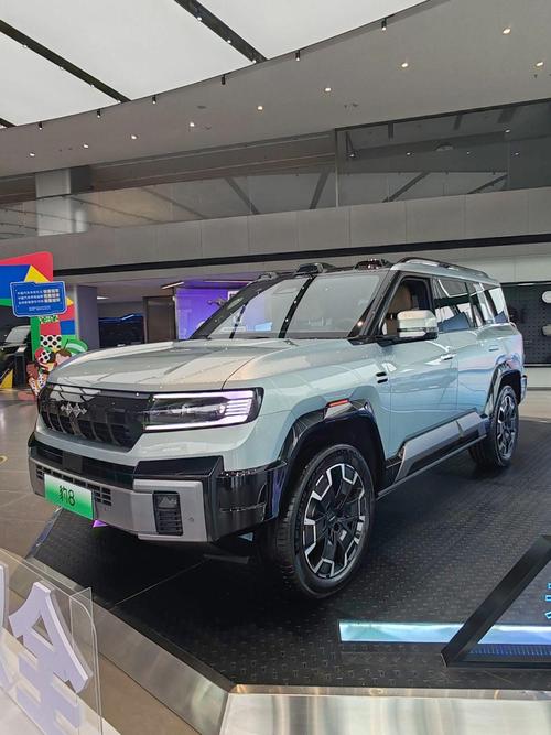 重庆66比亚迪方程豹硬派越野的爆款，英菲尼迪35周年与你共成长